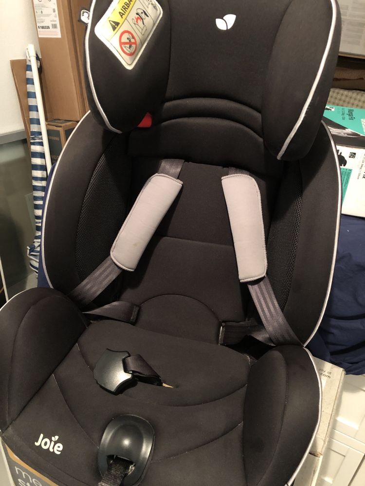 Duas cadeiras auto Joie Stages