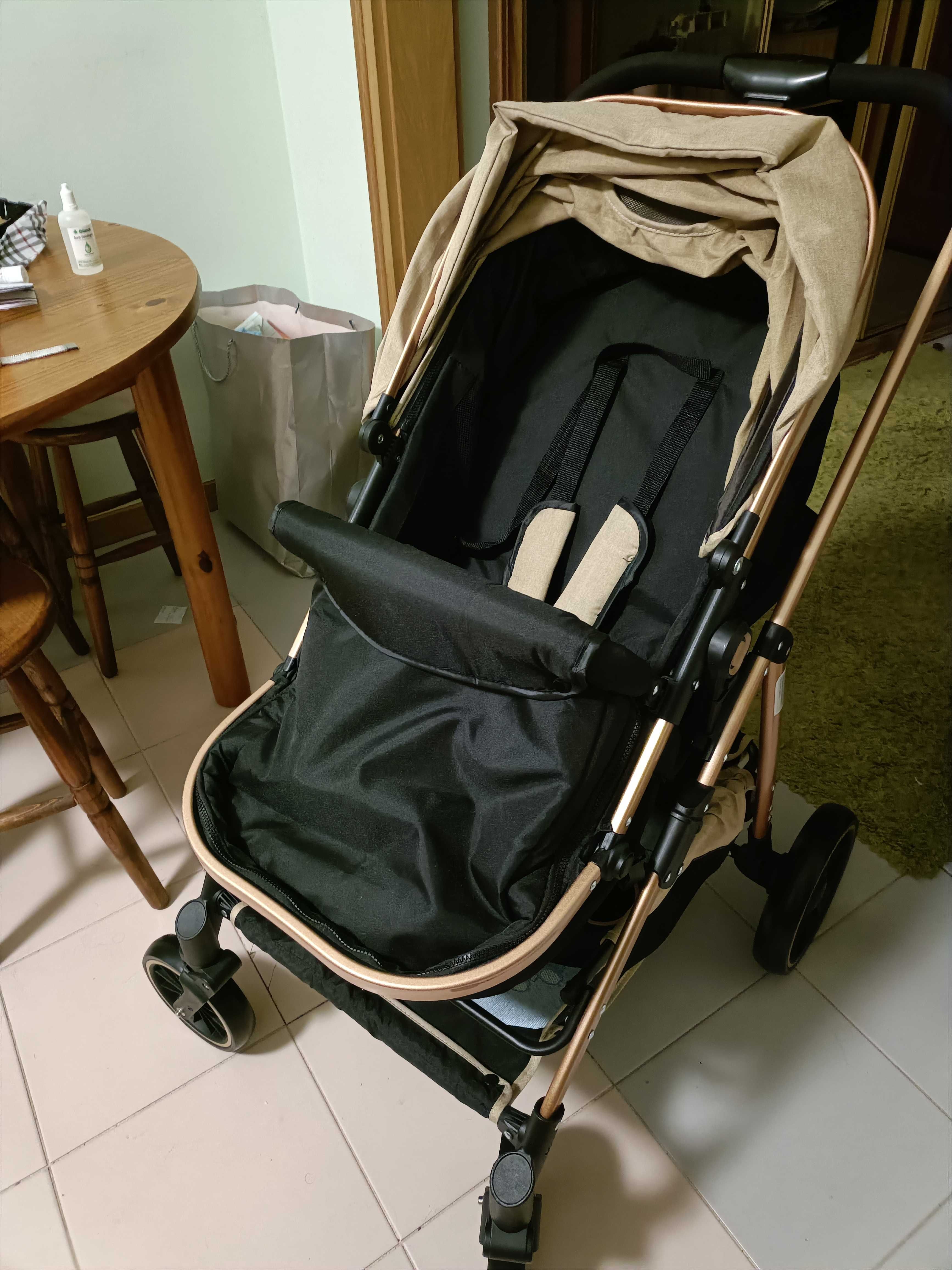 Carrinho de bebê novo
