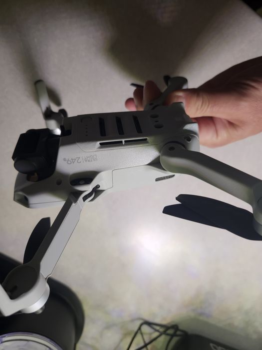 Дрон dji 4 k mini , не працює, під ремонт