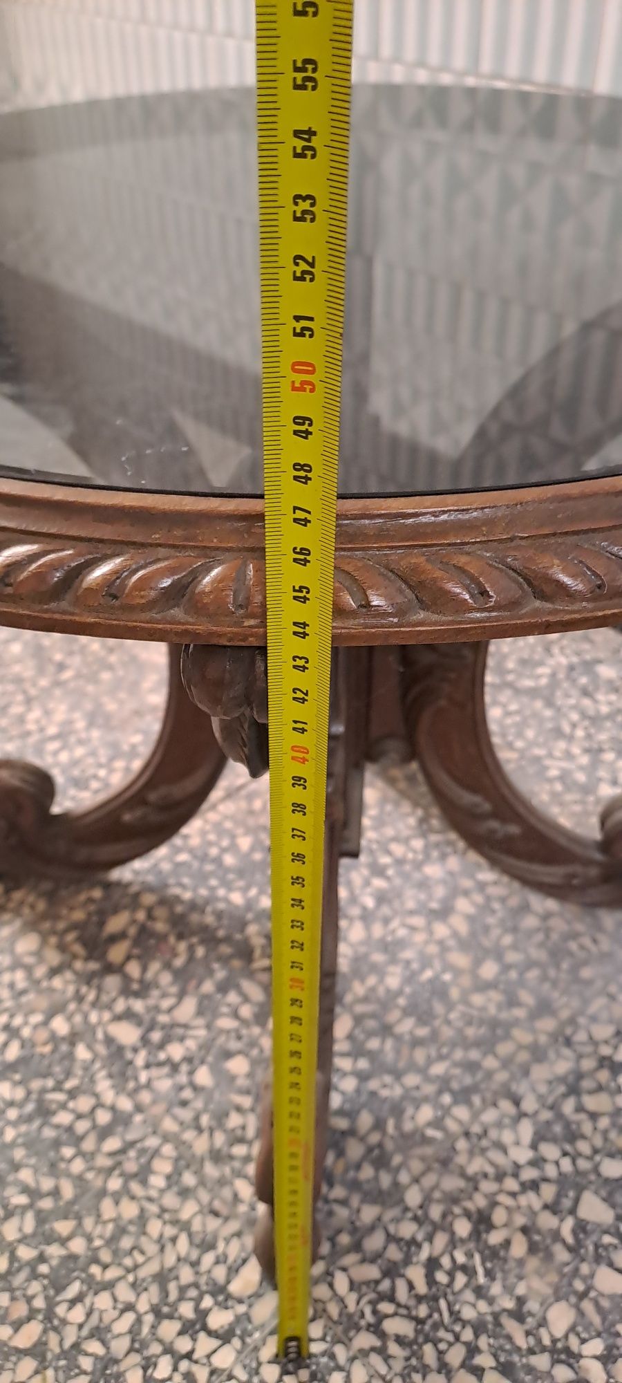 Mesa de centro madeira maciça e tampo em vidro