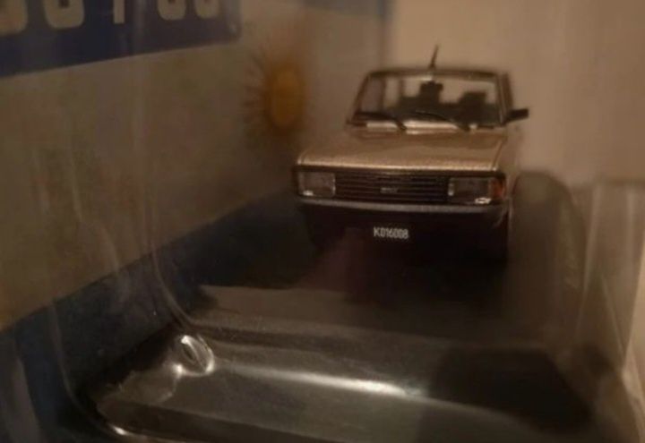 Miniatura anos 80/90 escala 1/43 fiat super europa