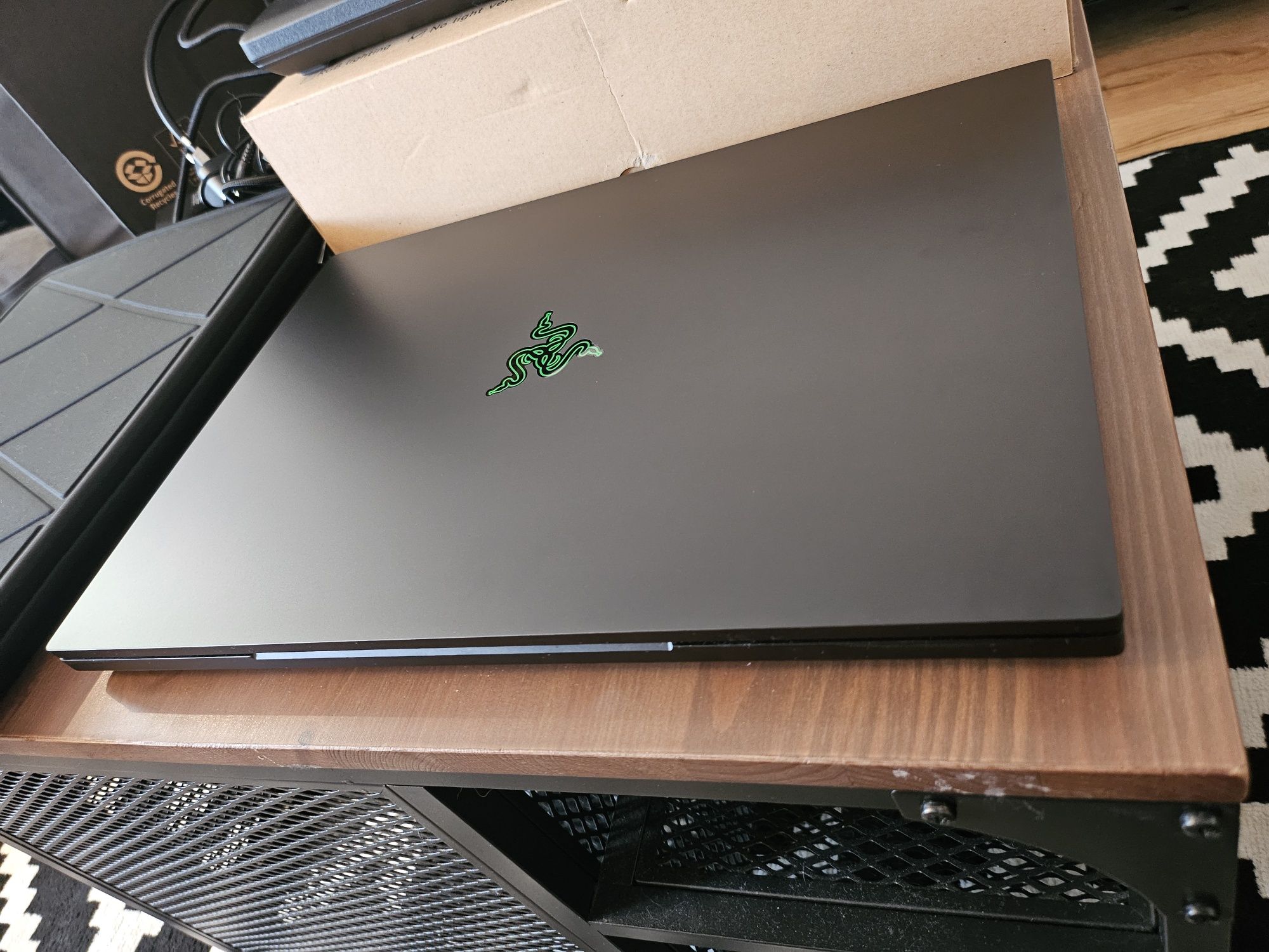 RAZER BLADE 18- RTX 4090|QHD 240 Hz| 32 GB|2TB SSD