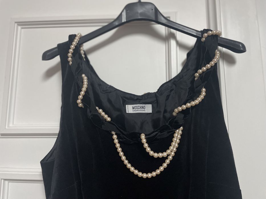 Vestido preto de veludo da Moschino