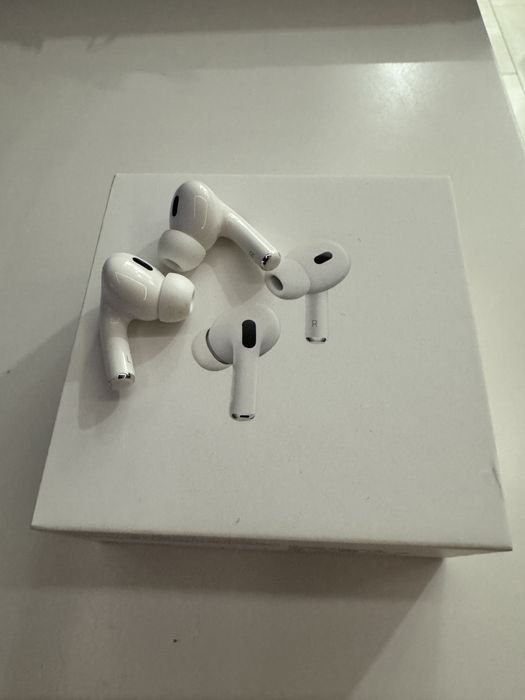 Apple AirPods Pro 2 (USB-C) – stan idealny