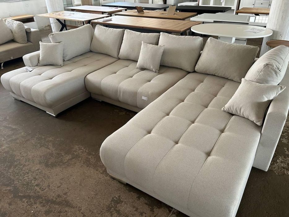 Używany duży narożnik w kształcie litery U z funkcją spania transport