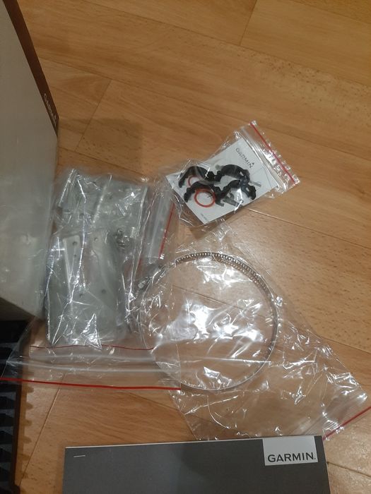 Система Panoptix LiveScope с LiveScope GLS10 Sonar  и Panoptix 32