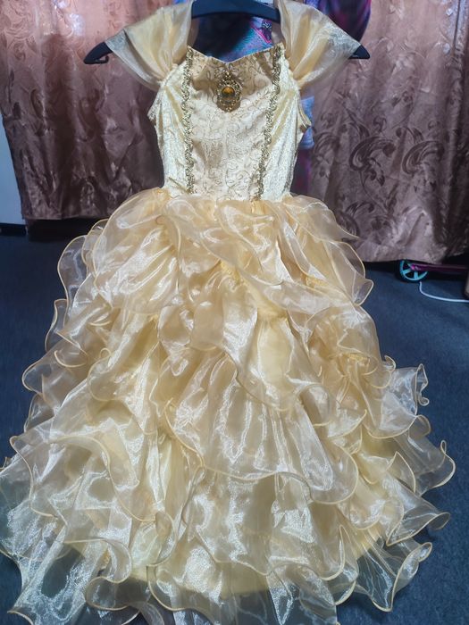 Продам  дитяче плаття дуже нарядне