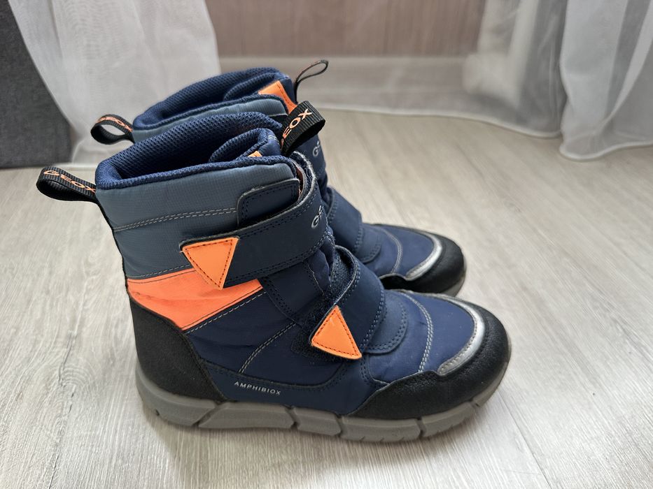 Продам зимние сапоги Geox
