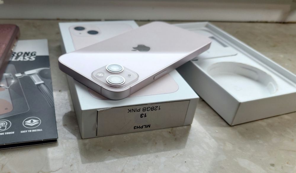 iPhone 13 128GB stan bardzo dobrym
