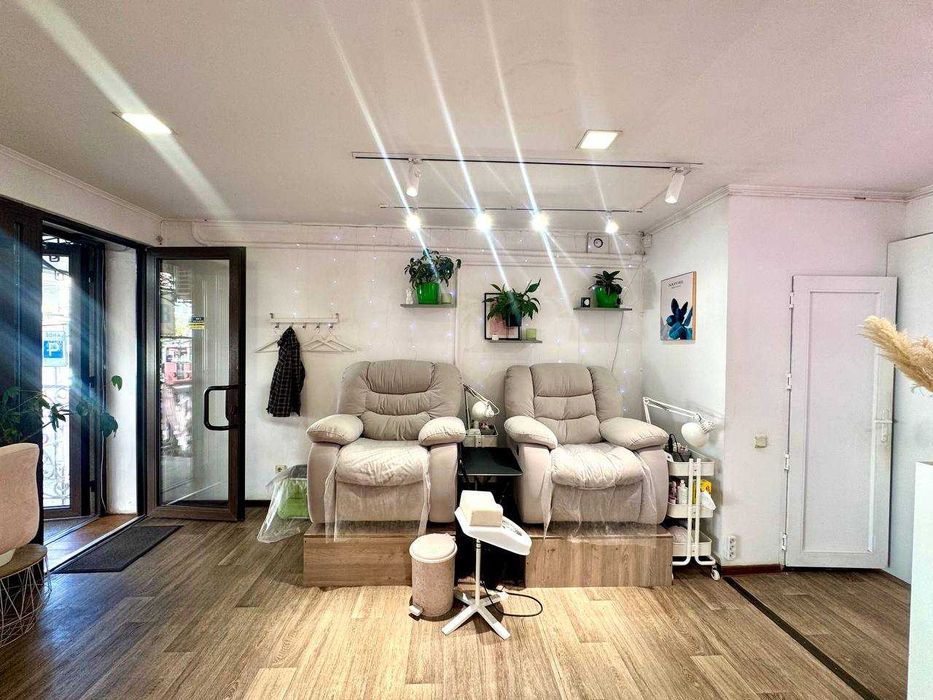 Продам действующий бизнес - маникюрная студия. Окупаемость 12 мес