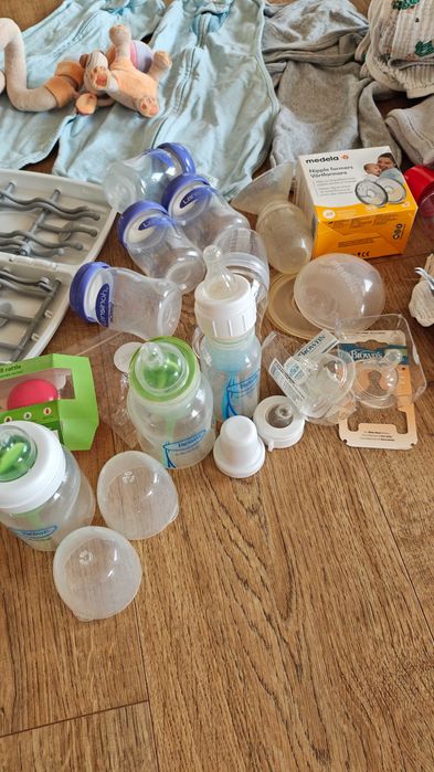 Wyprawka duży zestaw butelki kocyki aspirator Braun, otulacze Woombie