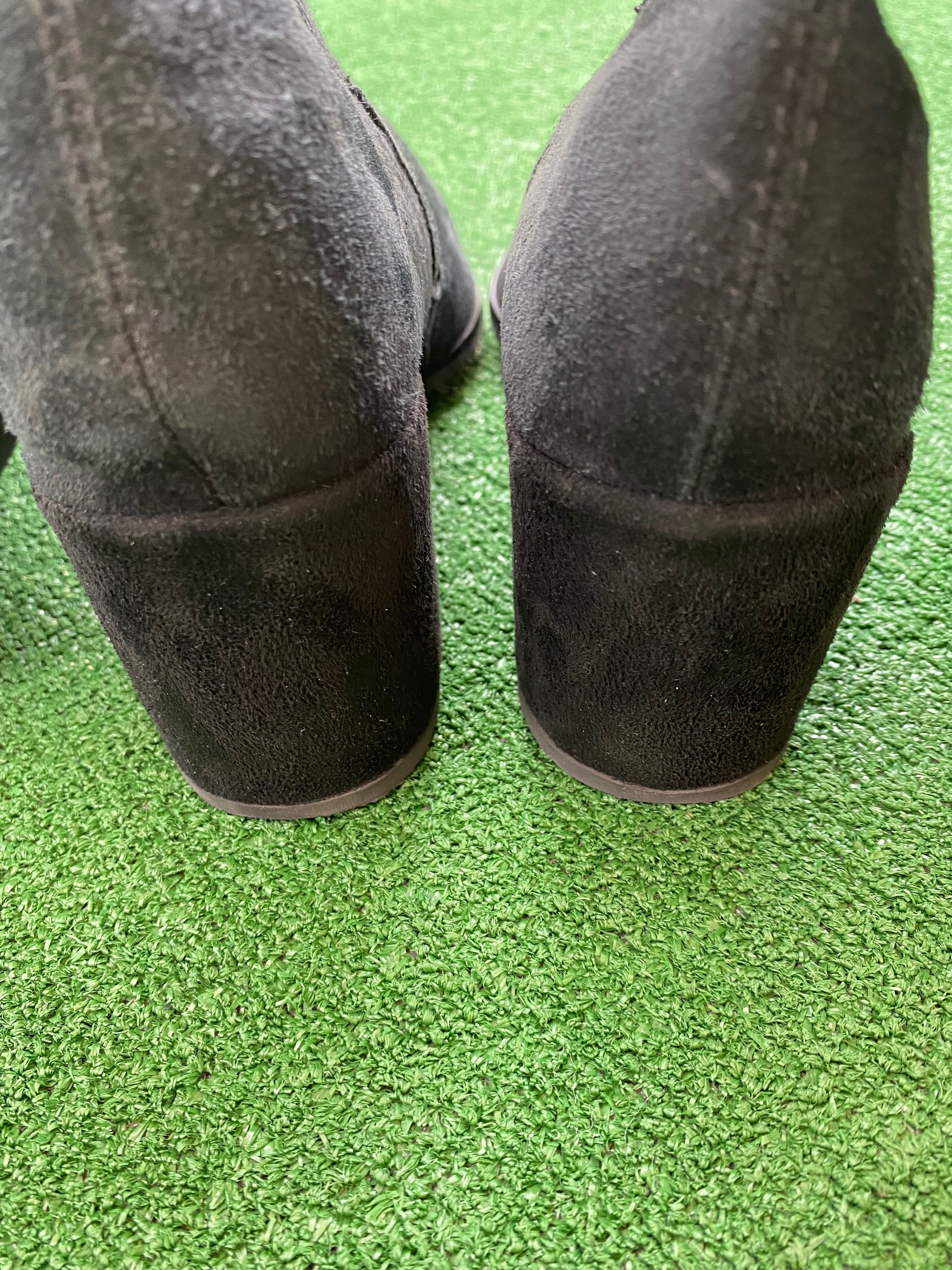 Kozaki z nabuku Stuart Weitzman