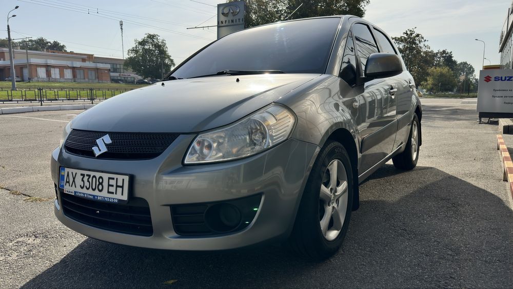 SUZUKI SX4 продаю свій автомобіль