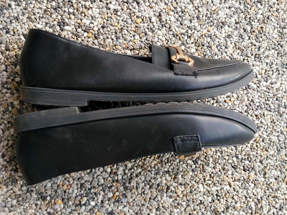 Płaskie buty 38 baletki czółenka niskie eleganckie mokasyny obuwie