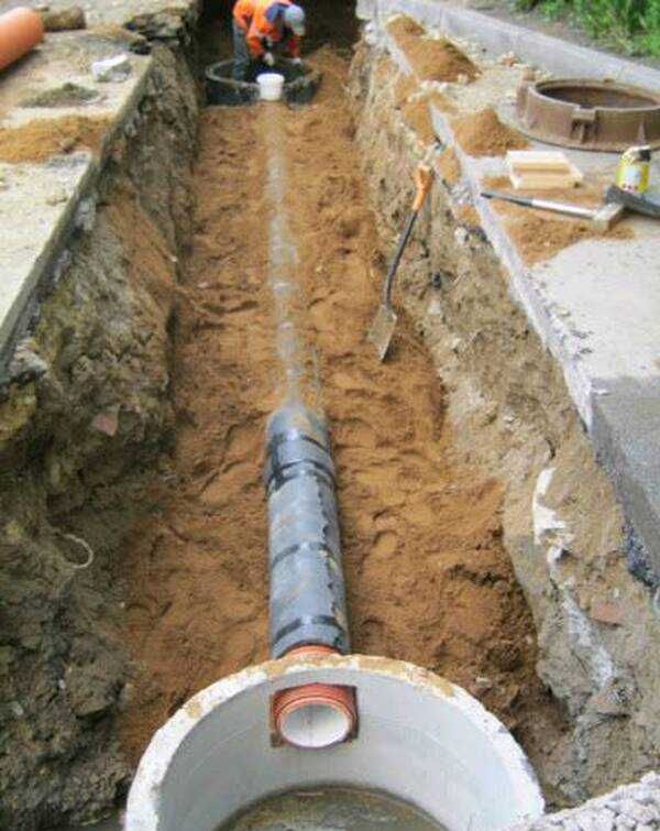 Викопаємо вигрібну яму, каналізацію під ключ. Монтаж бетонних кілець
