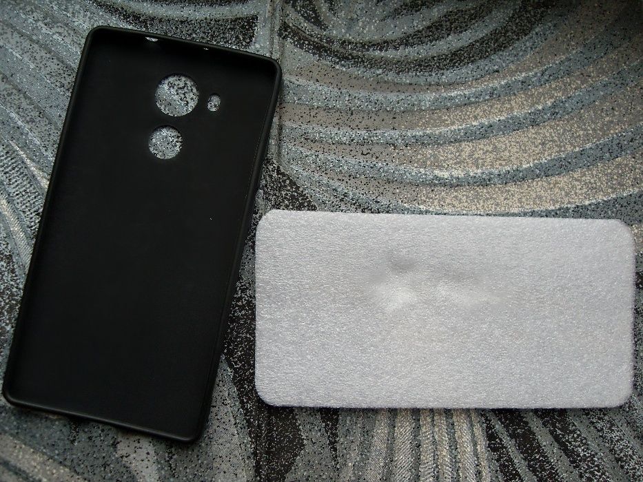 Черный матовый бампер/чехол на Huawei Mate 8