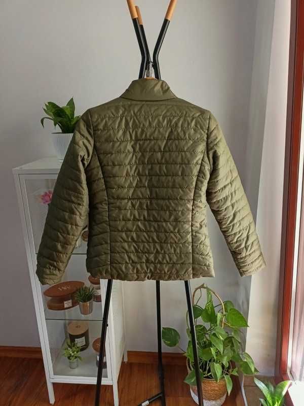 Wiosenna lekka kurtka pikowana khaki taliowana