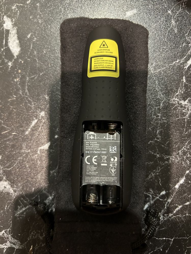 Продам Презентер Logitech Wireless Presenter R400