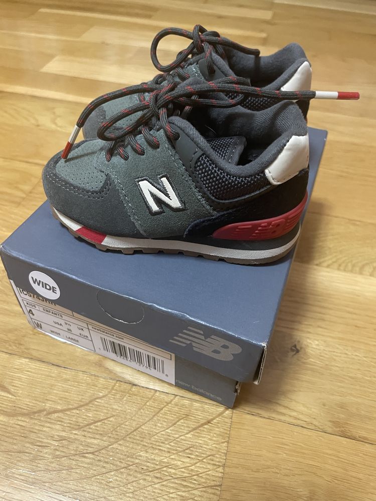 New balance кросівки кеди