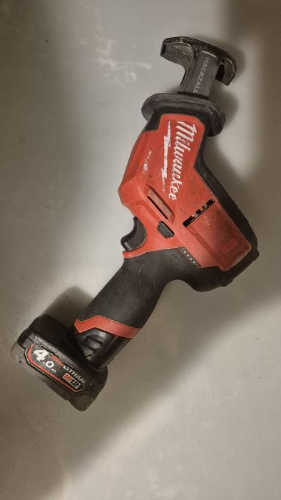 Piła szablasta Milwaukee m12 CHZ