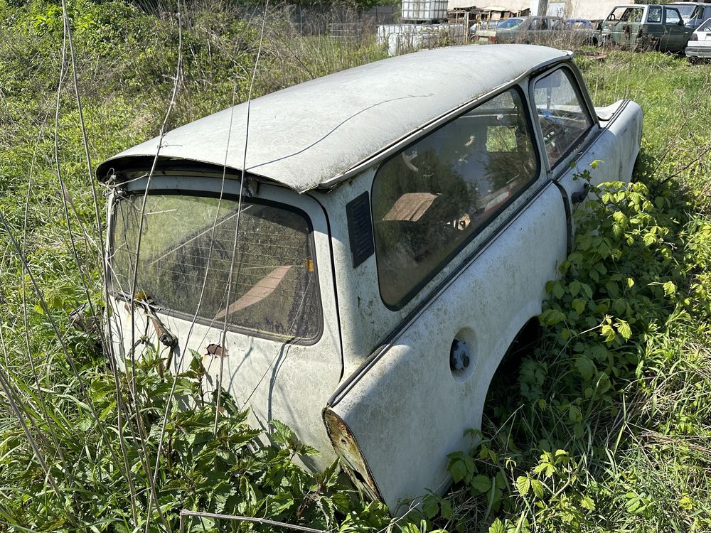 Trabant bez silnika na części