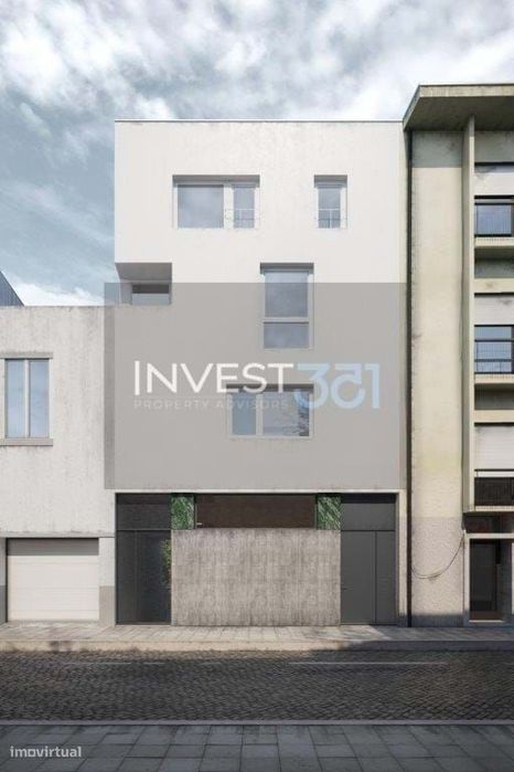 T2 duplex, novo, com duas suites, na Constituição, Porto.