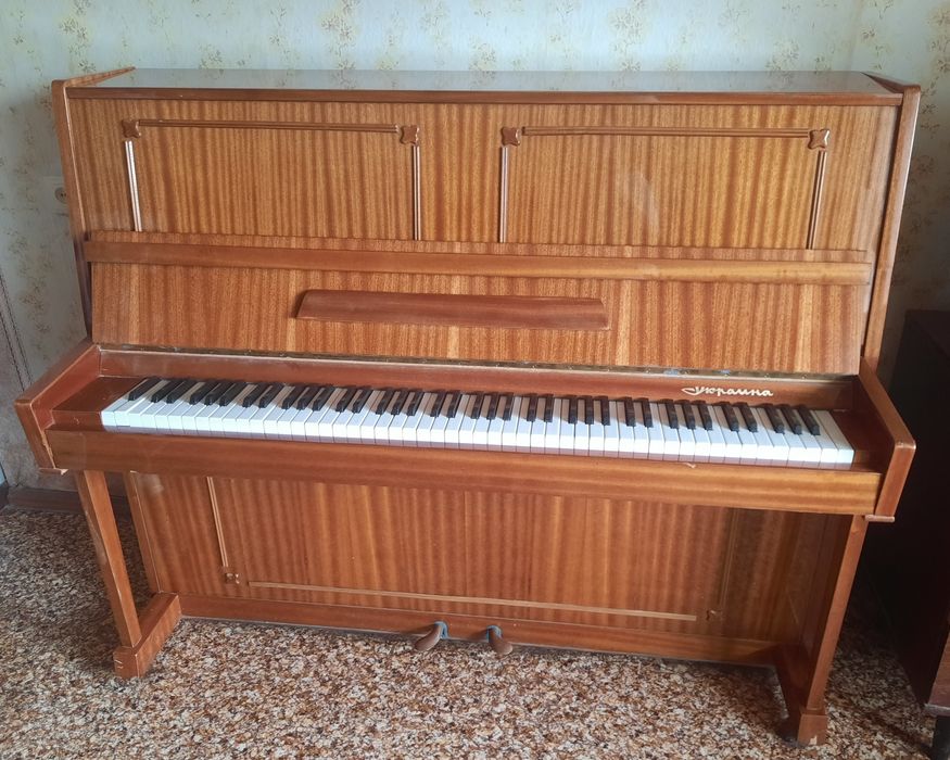 Продам піаніно Україна