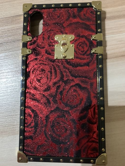 Sprzedam nowe śliczne etui do iPhone XR