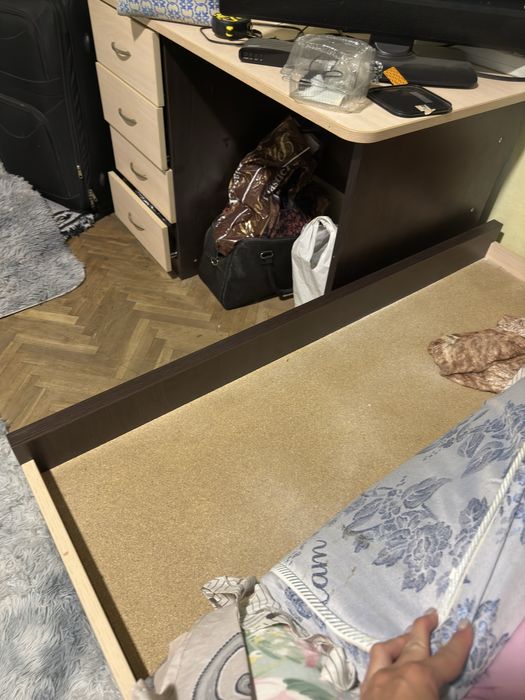 Ліжко односпальне, комфортне одномісне. Полуторне.