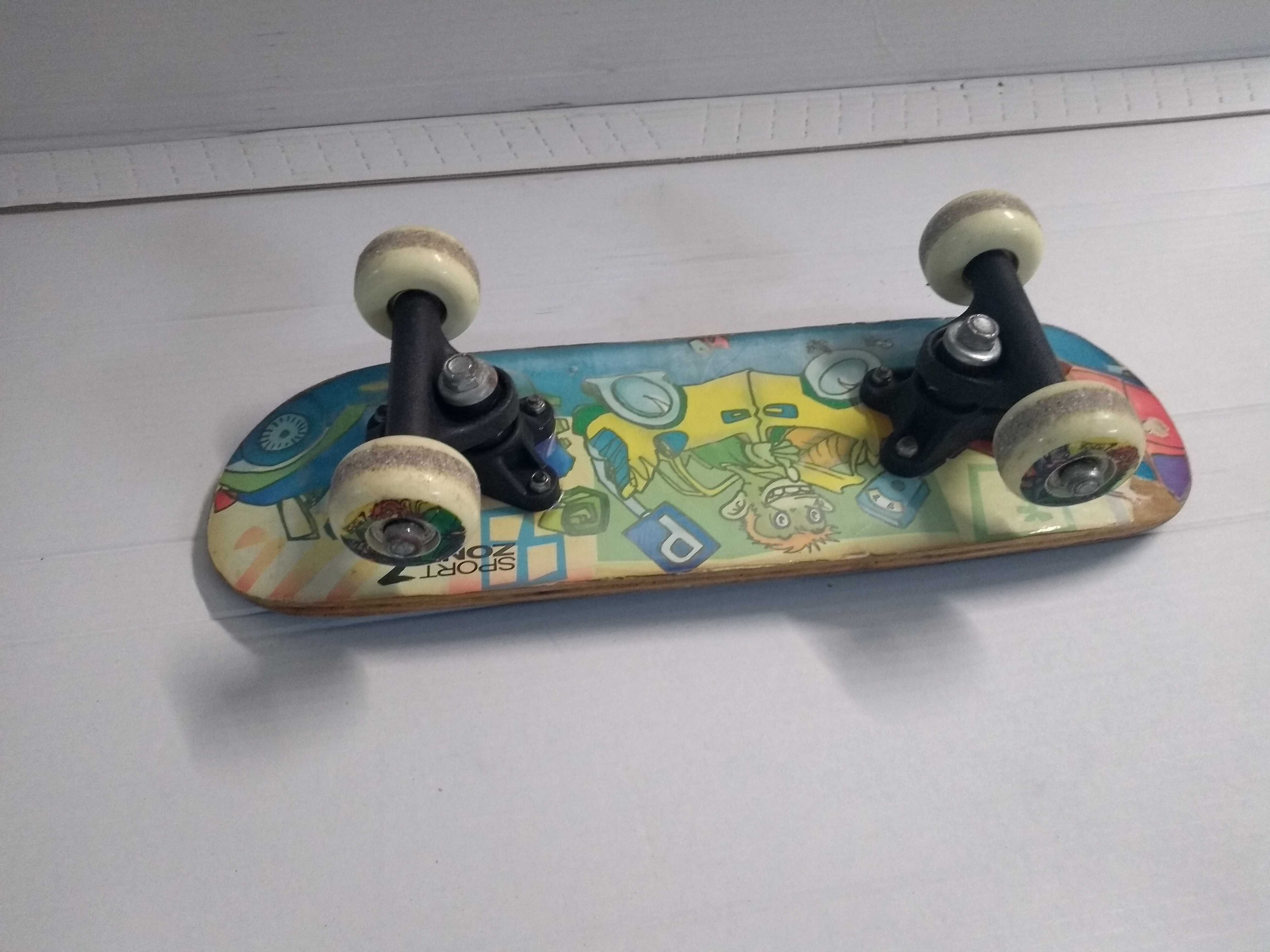 Mini skate de 4 rodas