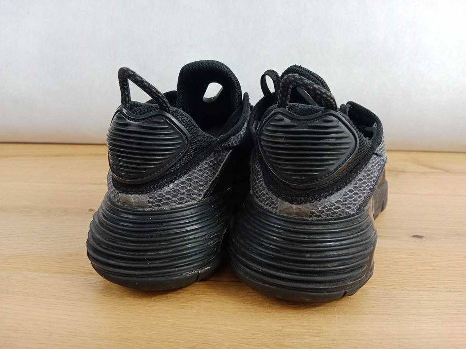 Damskie buty sportowe Nike AIR MAX 2090, rozmiar 38