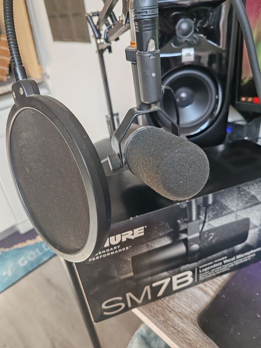 Microfone Shure SM7B, Como Novo
Ótimo para atuações vocais, gravaçõe
