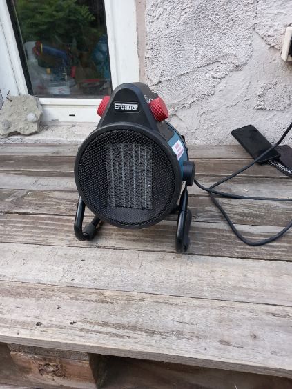 Nagrzewnica elektryczna Erbauer 2500 W