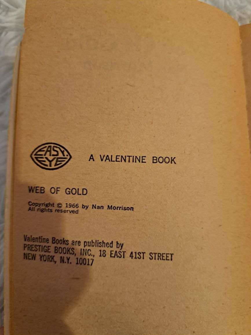 Książka język angielski "Web Of Gold" Nan Morrison