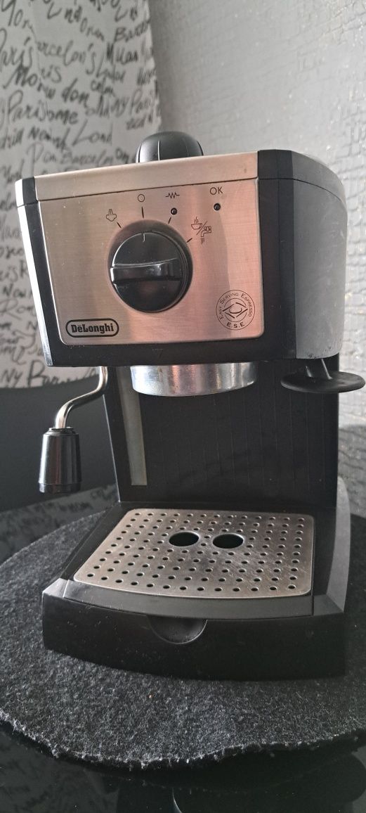 Кофеварка DeLonghi EC 155