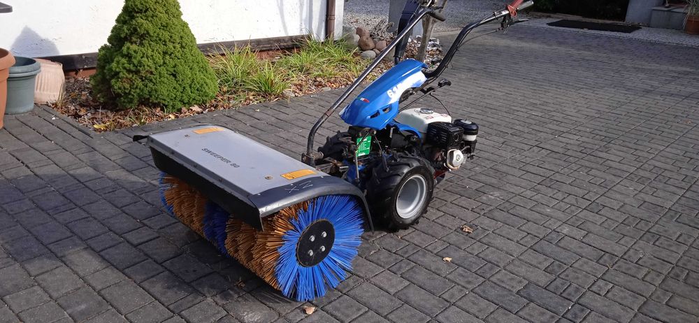 Ciągnik BCS jednoosiowy,wielozadaniowy,zamiatarka,szczotka,odśnieżarka