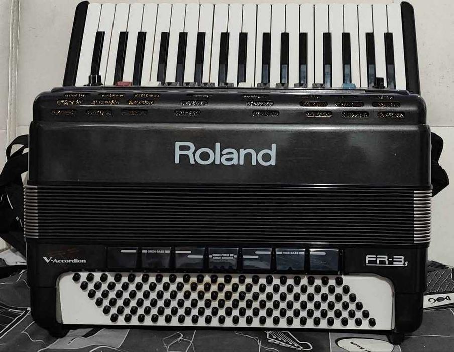 Roland FR3S com mochila