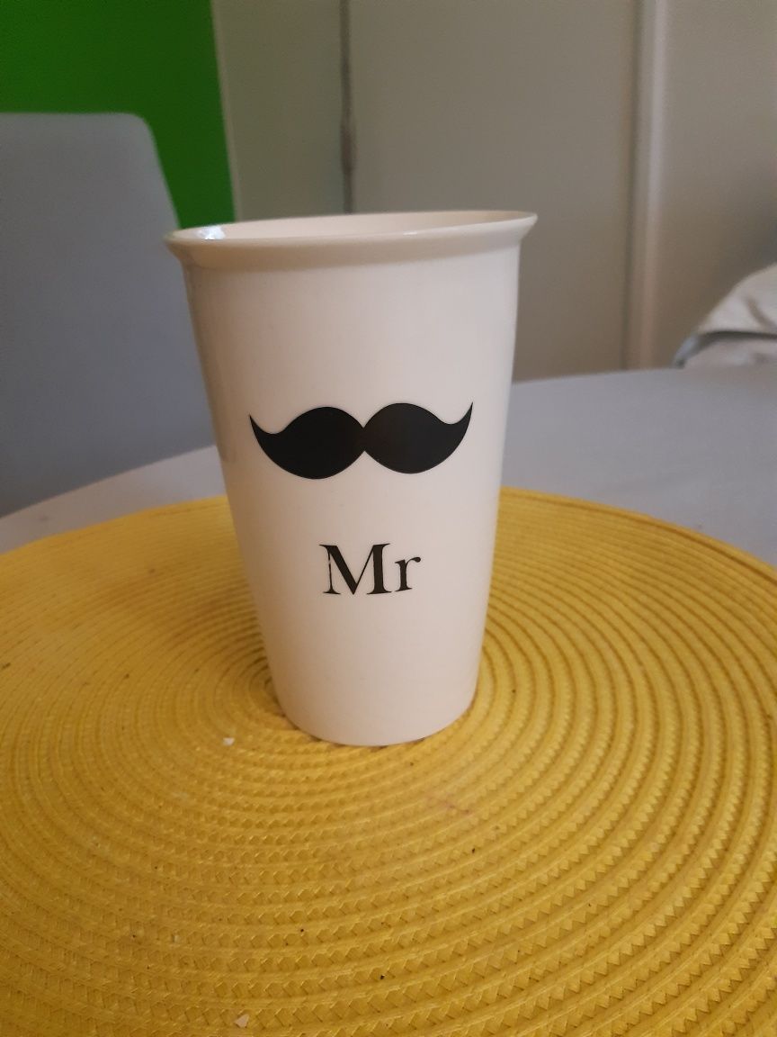 Ceramiczny kubek z " wąsem Mr"