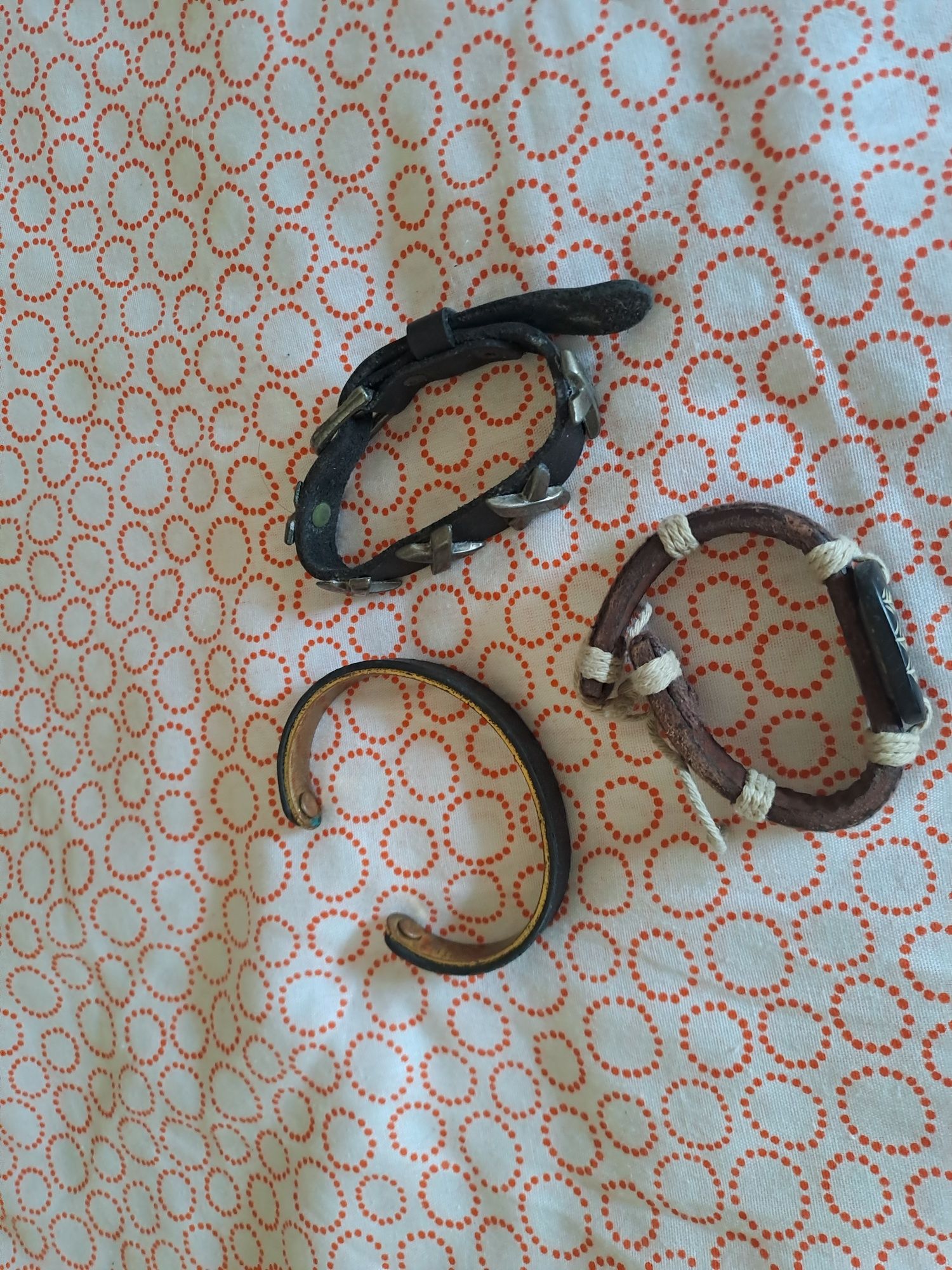 Pulseira  usadas como novas