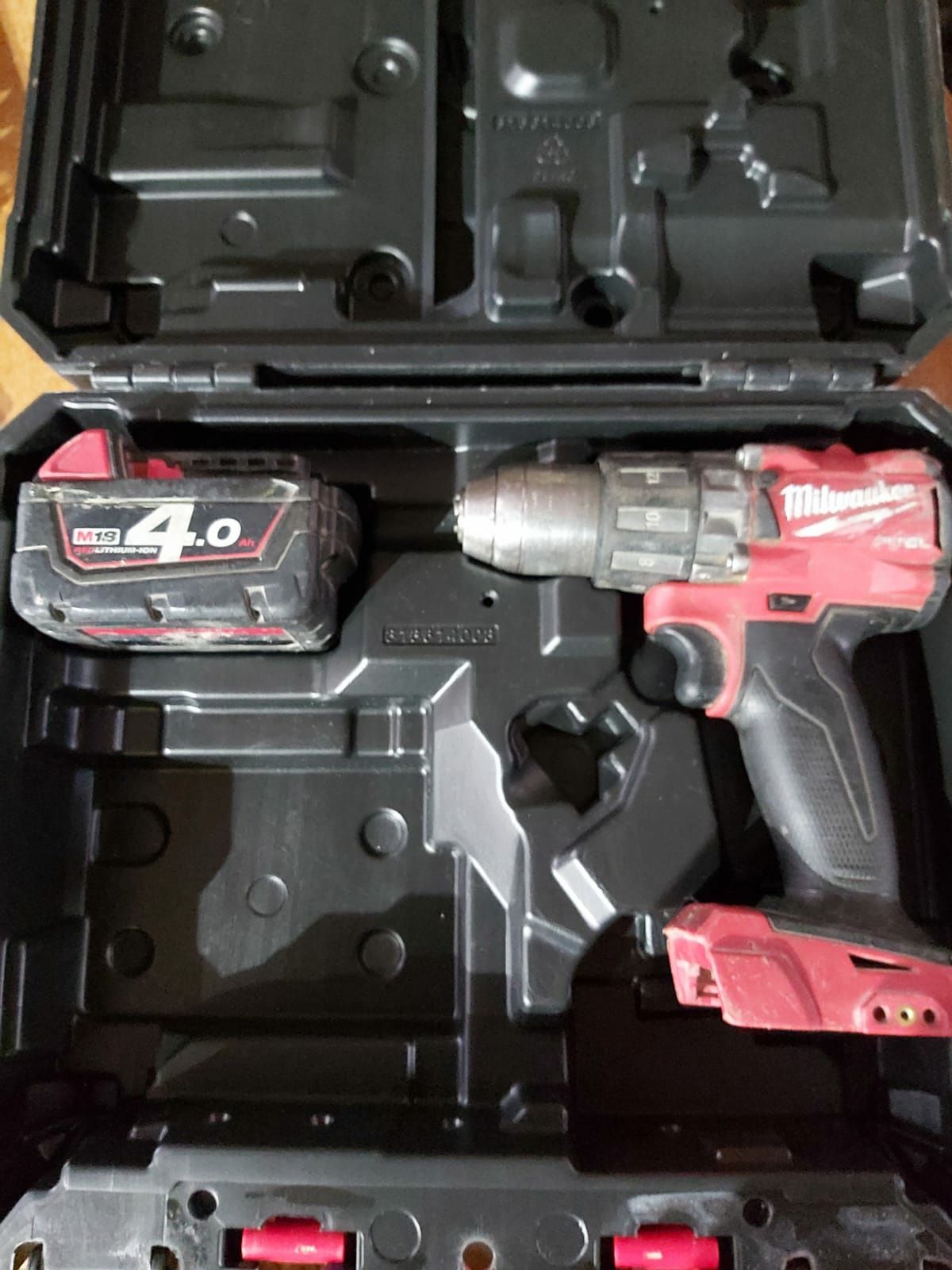 Milwaukee M 18 FPD wiertarko wkrętarka + bateria 4Ah walizka gratis