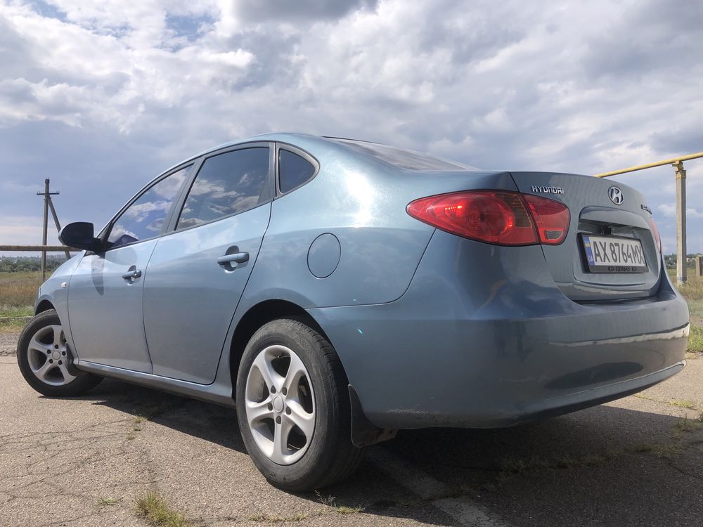 Продам hyundai elantra