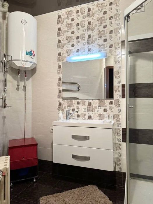 Продам 2к, 90м2 на Робочій