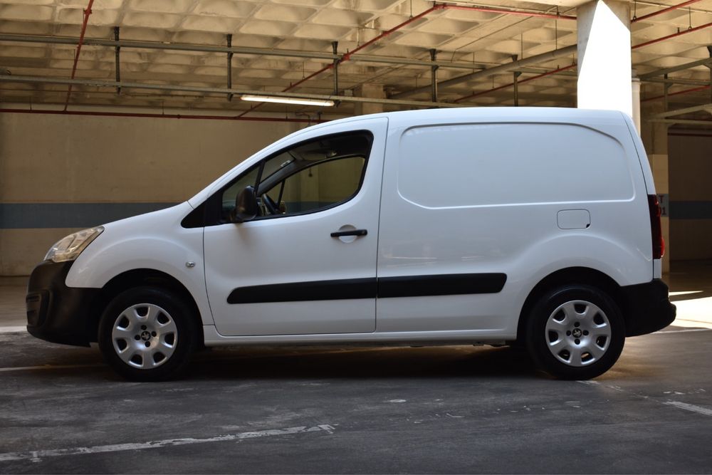 Peugeot Partner 2016 1.6HDI 100 muitos extras