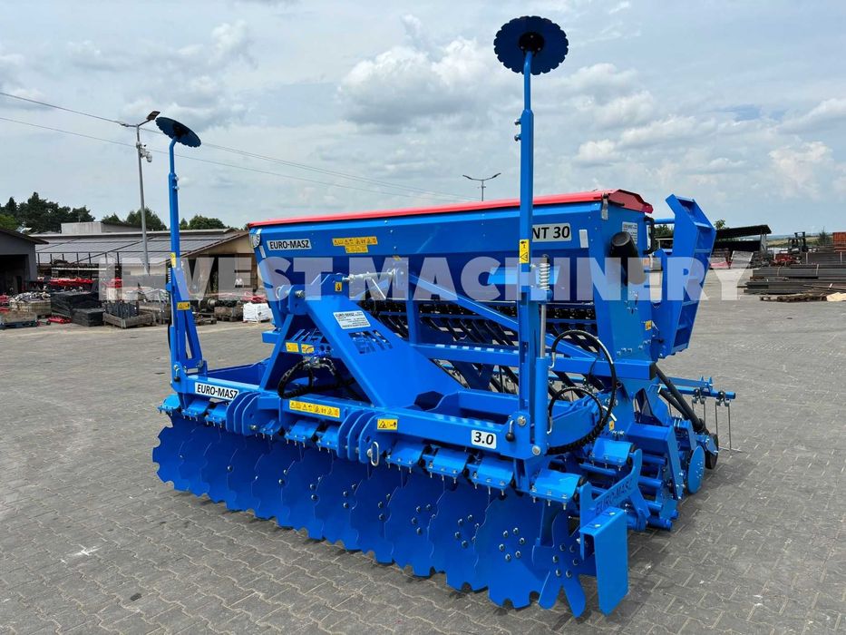 Agregat uprawowo-siewny EURO-MASZ nabudowany BEZORKOWIEC brona siewnik