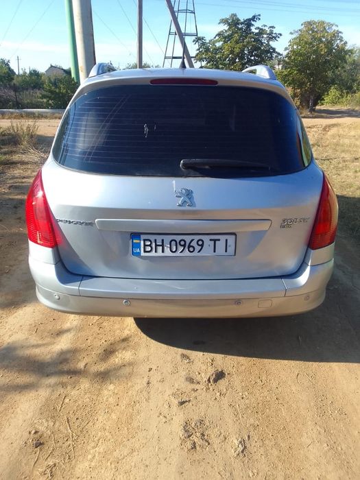 Продам Пежо 308св. Экономная машина, в максимально комплектации.