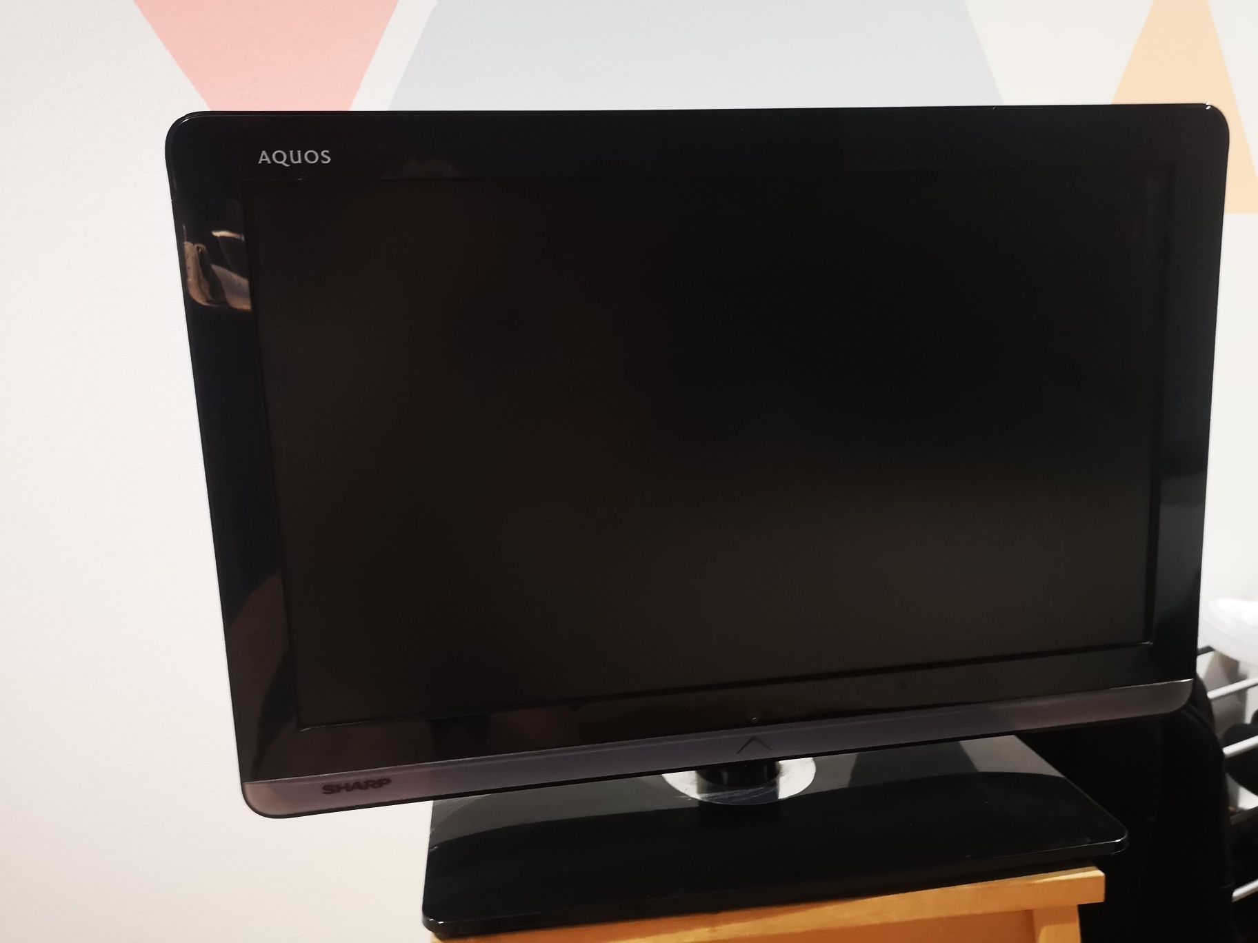 Telewizor Sharp 19 cali