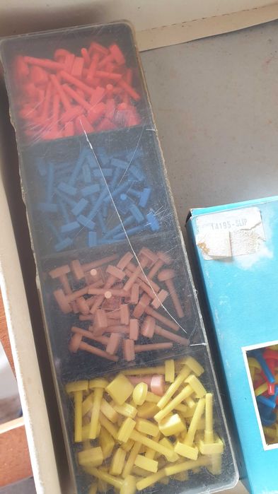 Puzzle de construção com missangas de plástico #NATAL