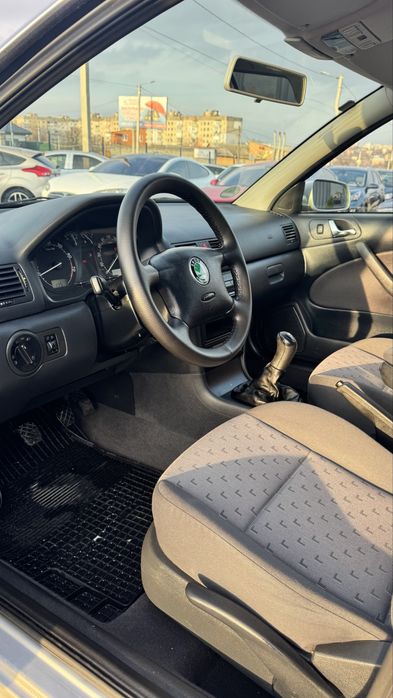 Skoda Octavia Tour Шкода Октавіа Тур 2004-05 р 1,6 MPI бенз 5МКПП