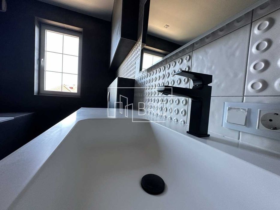 Продажа дома с бассейном и выходом на канал Днепра Дамба Козин без%