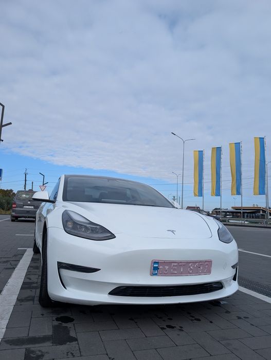 Продам машину 2021 року/ Tesla Model 3 Long Range Dual Motor AWD
